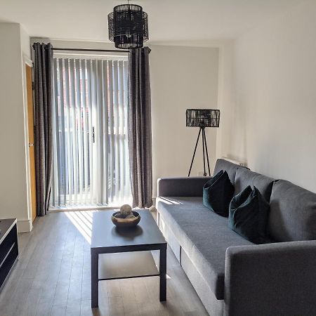 Suffield Lodge By Wycombe Apartments ハイワイクーム エクステリア 写真