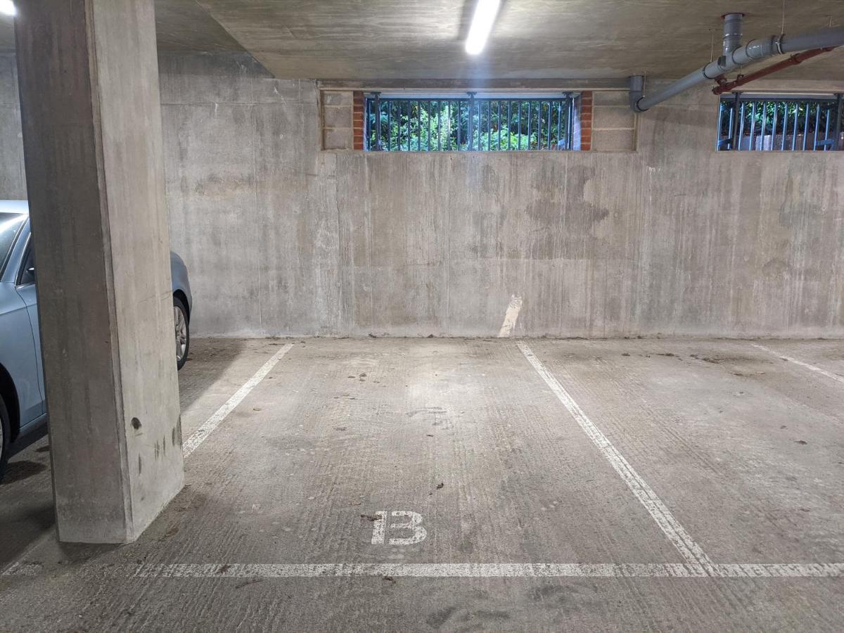 Suffield Lodge By Wycombe Apartments ハイワイクーム エクステリア 写真