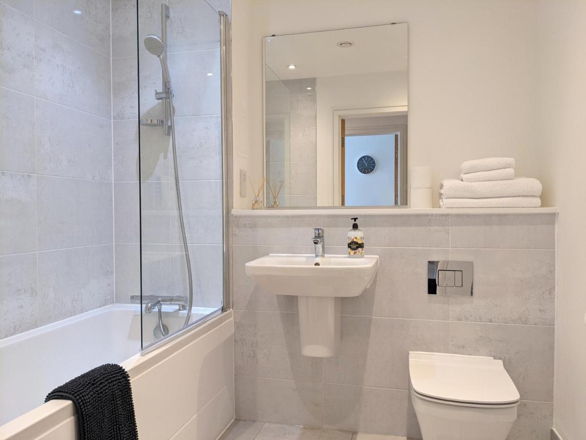 Suffield Lodge By Wycombe Apartments ハイワイクーム エクステリア 写真