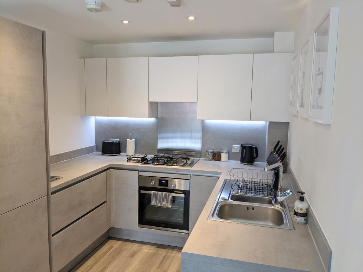 Suffield Lodge By Wycombe Apartments ハイワイクーム エクステリア 写真
